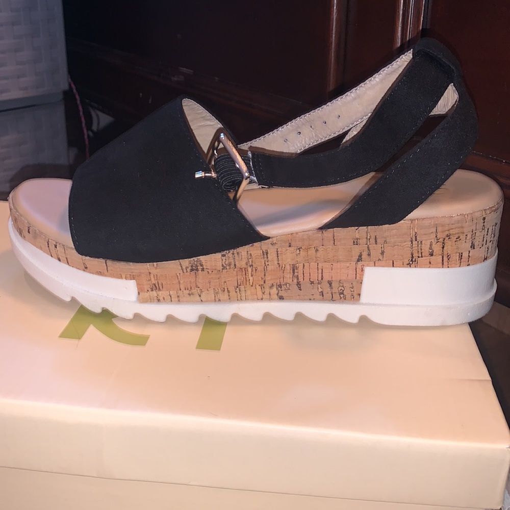 Sandals - Picture 2 of 3